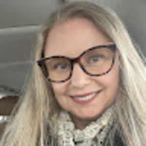 Meet your Posher, Magdalena